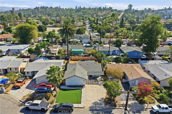 Property Photo: 1354 S Maple CA 92025