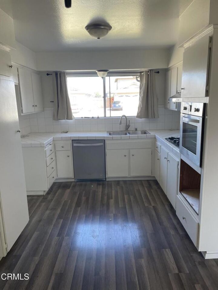Property Photo:  7560 Lemur Street  CA 93003 