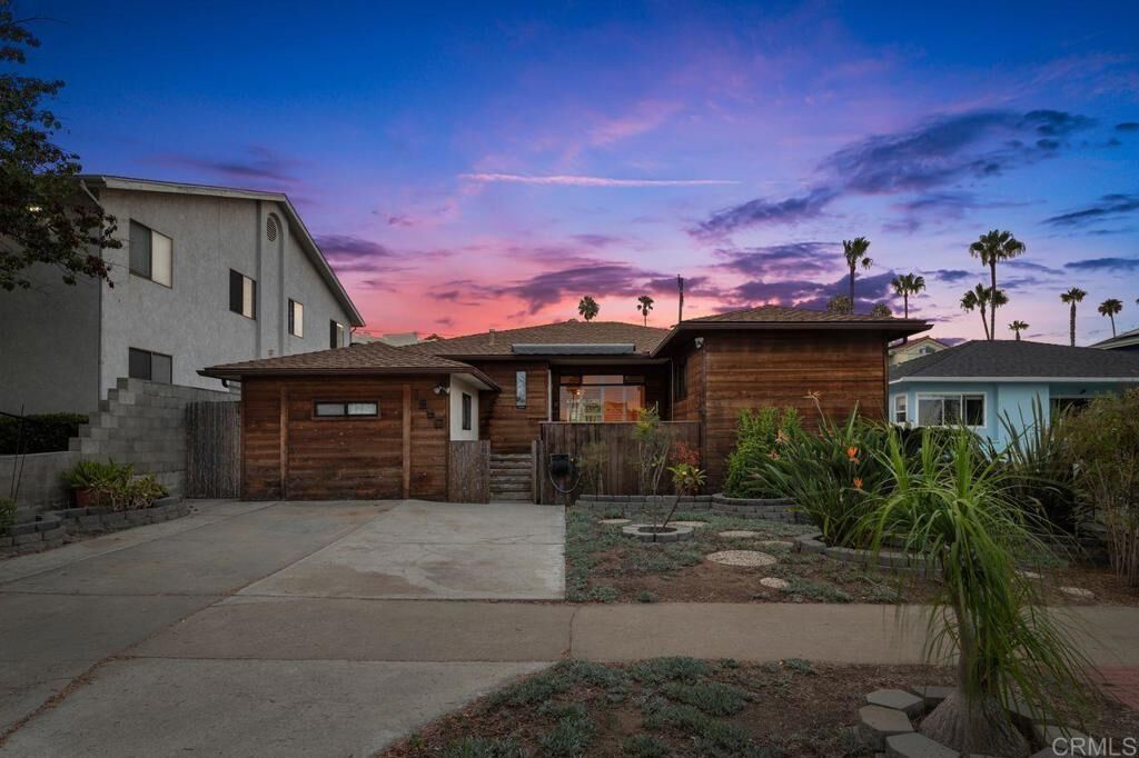 Property Photo:  1960 Emerald Street  CA 92109 