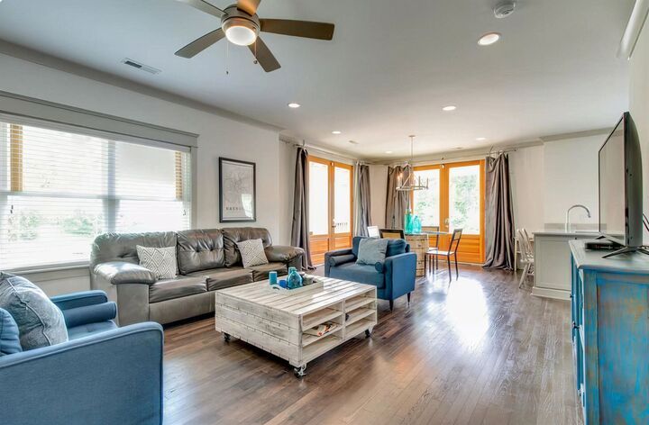 Property Photo: 1211 Davidson St TN 37206