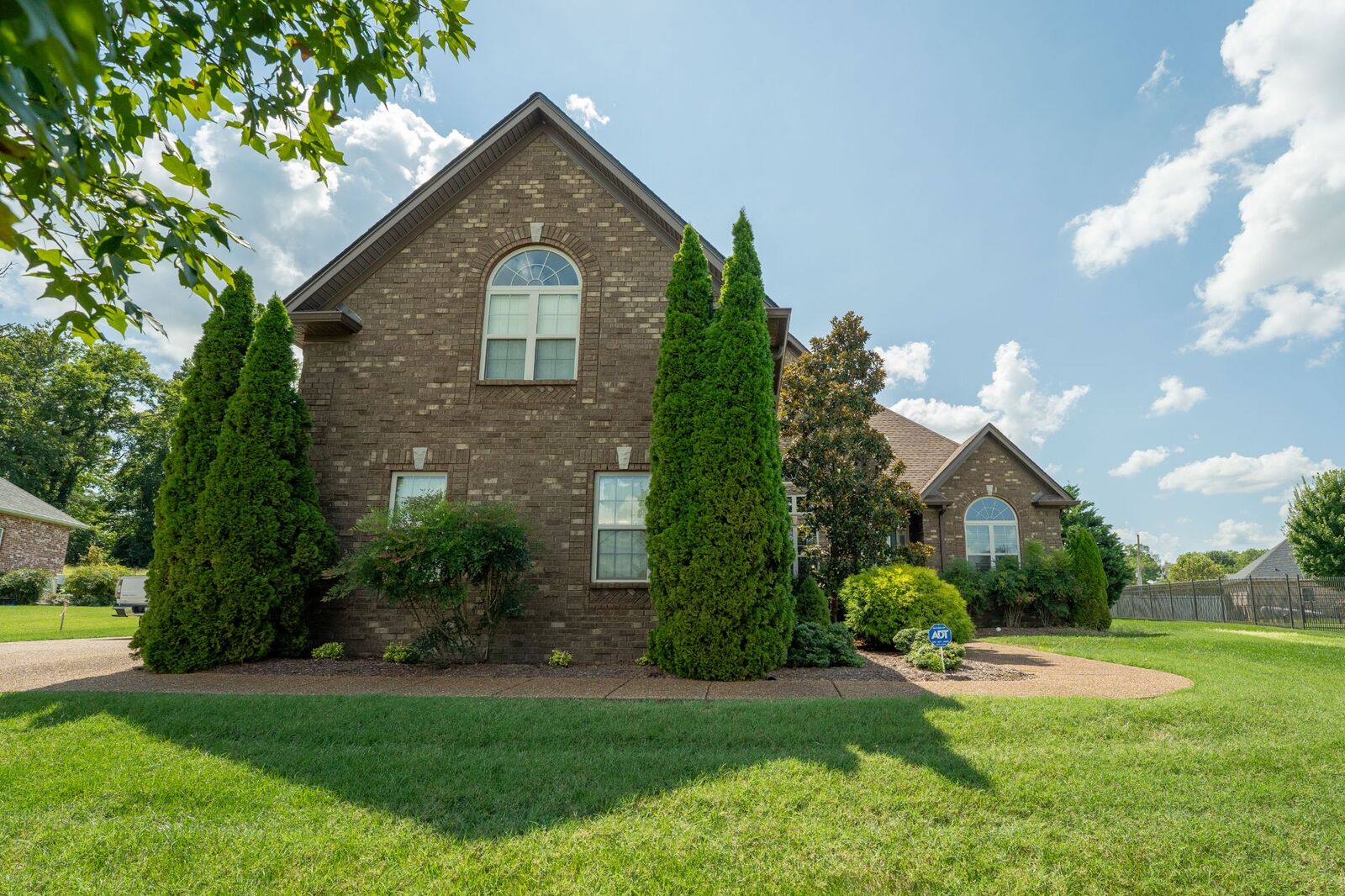 Property Photo:  1076 Summerstar Cir  TN 37066 