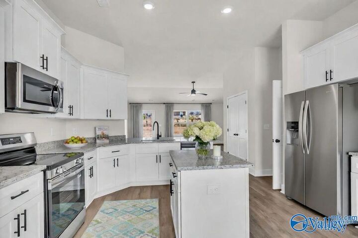 Property Photo:  107 Ridgeland Trail  AL 35810 