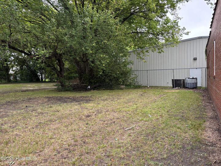Property Photo:  121 Pettigrew Street S  NC 27893 