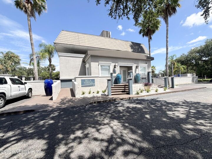 Property Photo: 355 Monument Road 23 E1 FL 32225