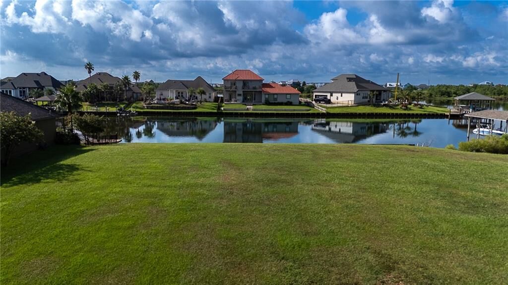 Property Photo:  1456 Royal Palm Drive  LA 70458 