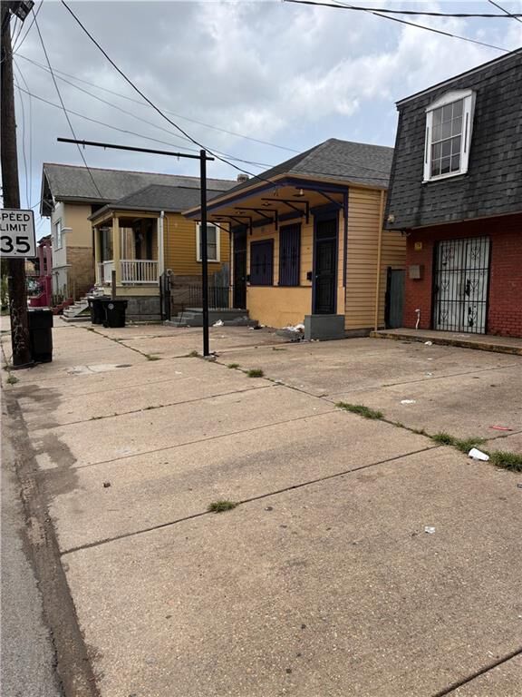 Property Photo:  1460 N Claiborne Avenue  LA 70116 
