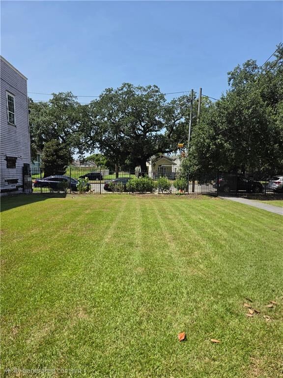 Property Photo:  2123 Louisiana Avenue  LA 70115 