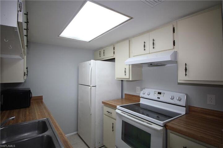 Property Photo: 613 Hancock Bridge Pkwy FL 33990