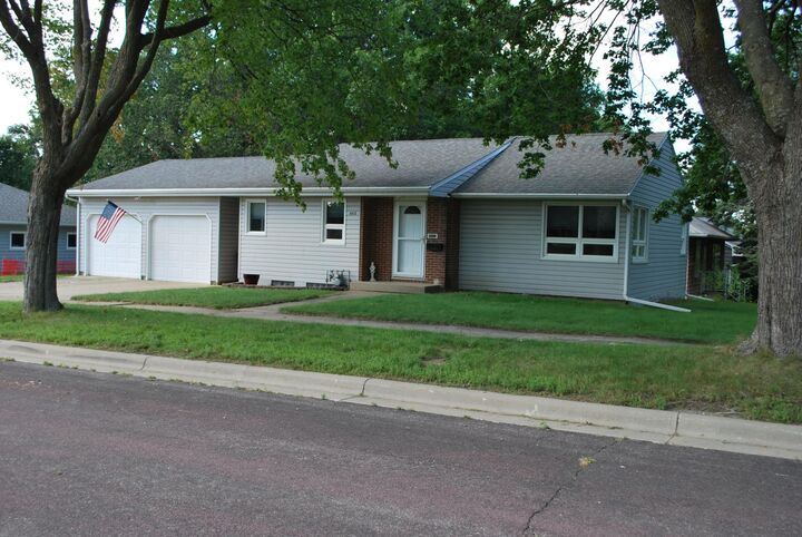 Property Photo: 455 Ward Street MN 56031