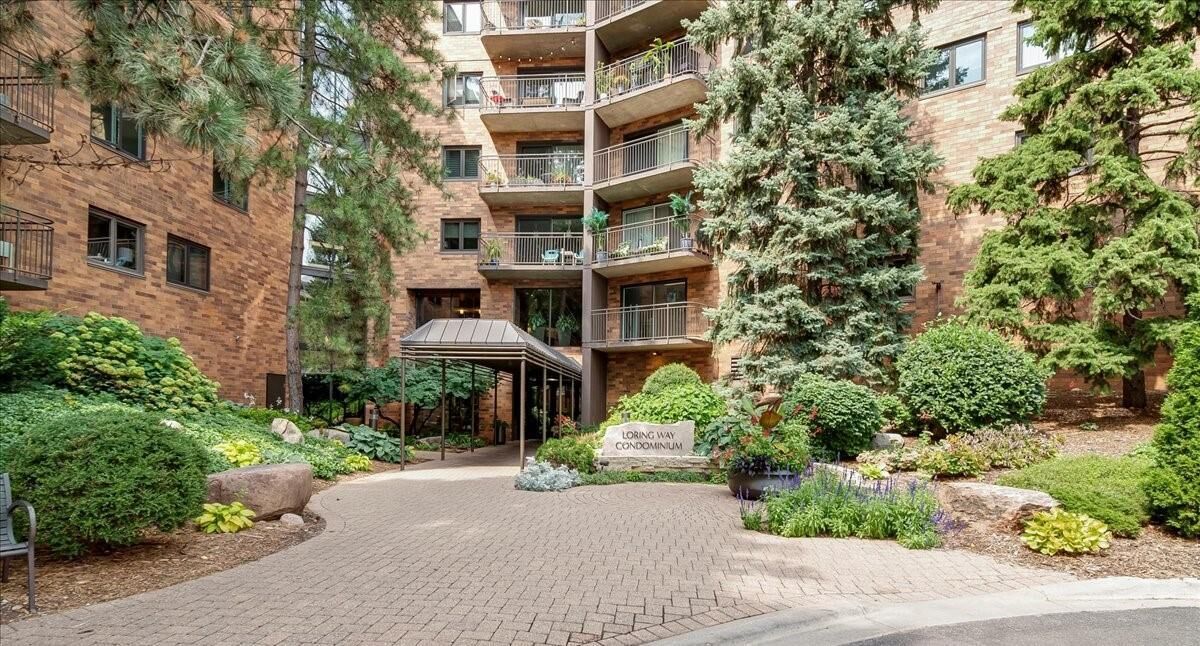 Property Photo: 210 W Grant Street 506 MN 55403