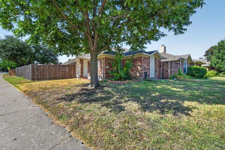 Property Photo: 583 Kirkland Drive TX 75019