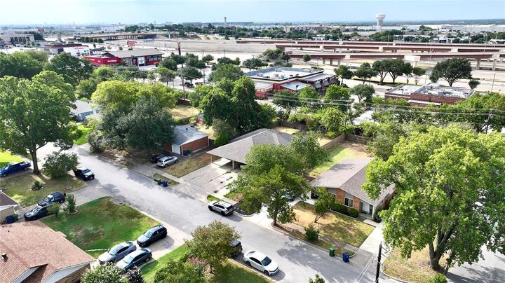 Property Photo:  1505 Bellaire Drive  TX 76051 