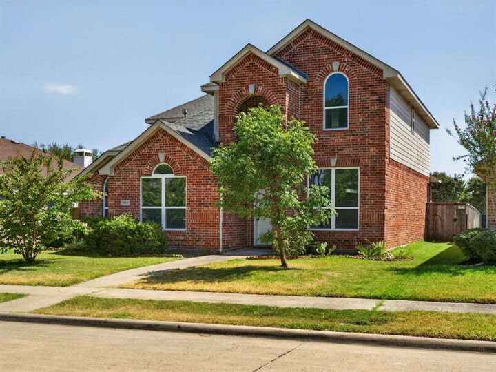 Property Photo: 1712 Elm Spring Court TX 75002