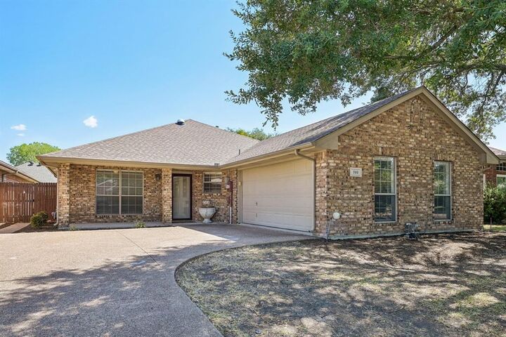 Property Photo:  702 Azalea Trail  TX 75165 