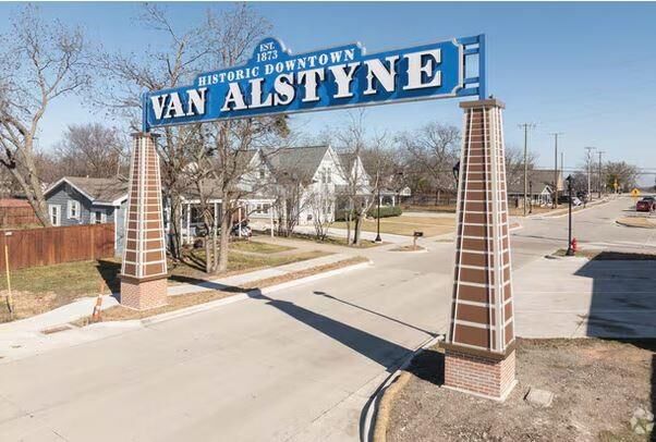 Property Photo: 754 N Main Drive TX 75495