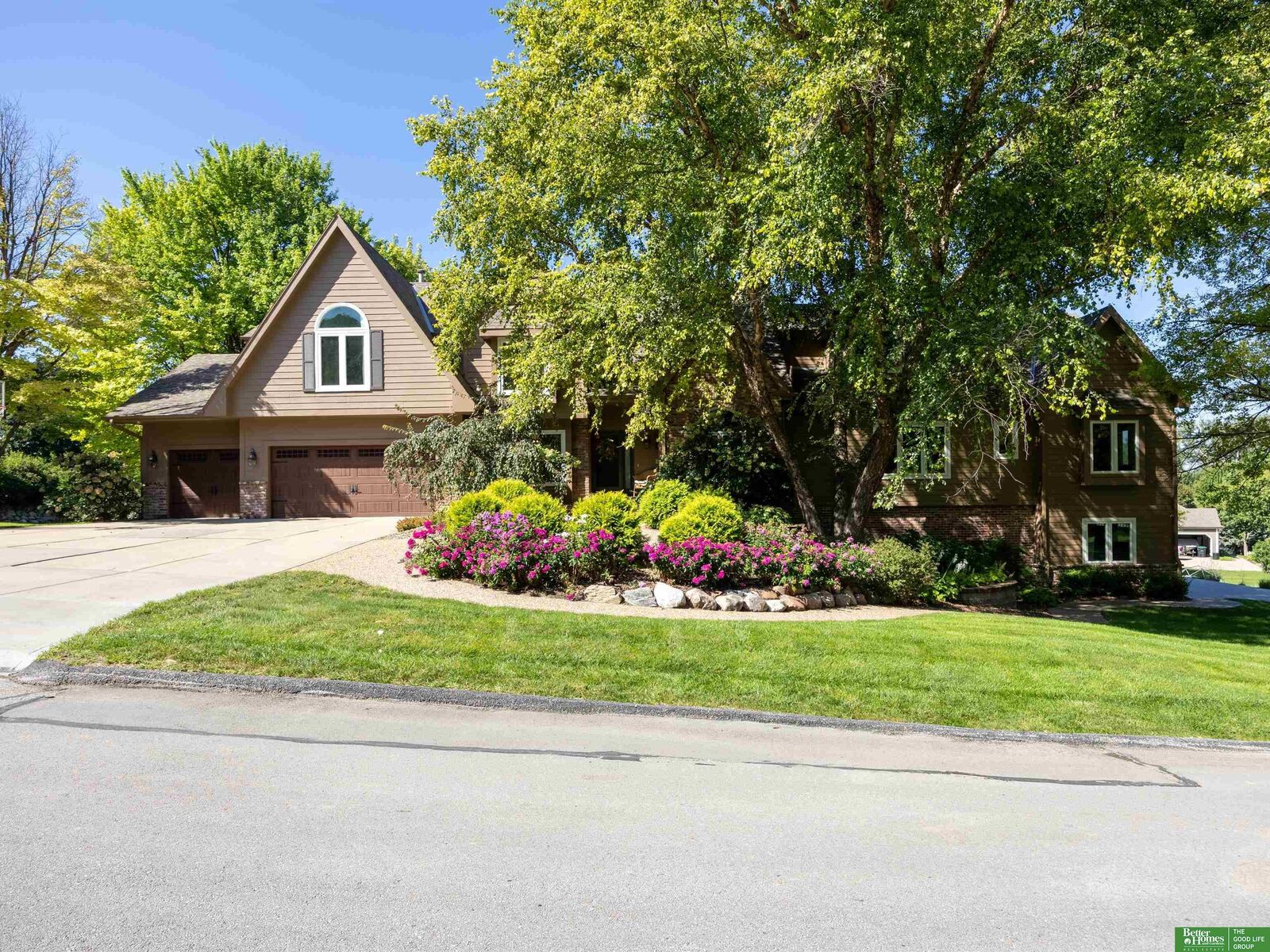 Property Photo:  910 S 220th Street  NE 68022 