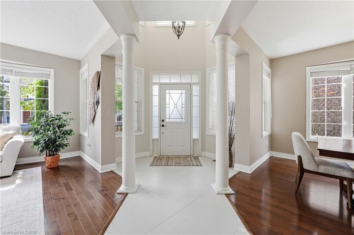 Property Photo: 2295 Glazebrook Circle ON L6M 5B5