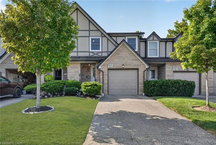 Property Photo:  2031 Amherst Heights Court 20  ON L7P 3R2 