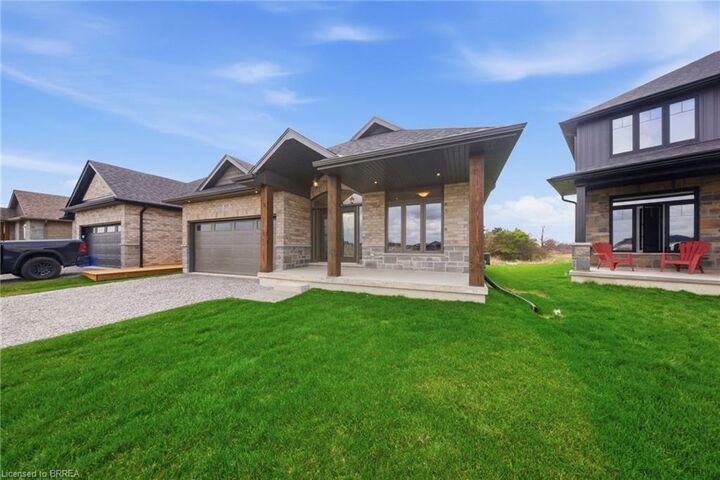 105 Craddock Boulevard — photo 1
