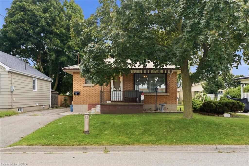 Property Photo: 16 Mintern Avenue ON N3S 1K6