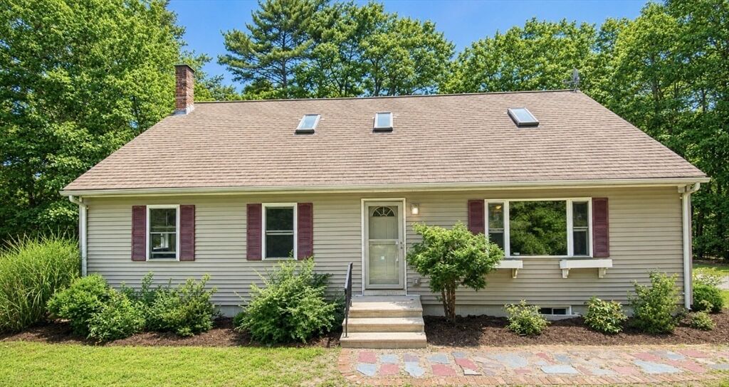 Property Photo:  125 Drew Blvd  MA 01364 