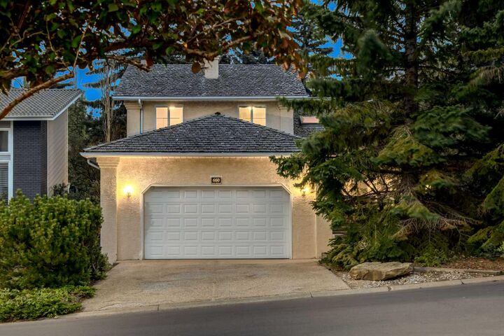 660 Coach Grove Road SW — photo 1
