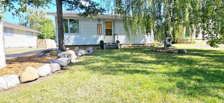 Property Photo:  8525 95 Street  AB T8V 3E4 
