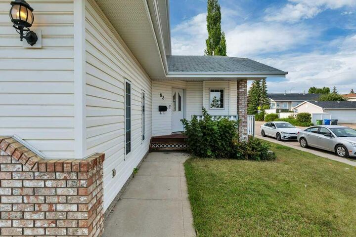 Property Photo: 83 Lawrence Crescent AB T4R 2P3