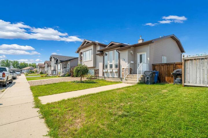 Property Photo: 96 Northlands Crescent NE AB T1C 2A9