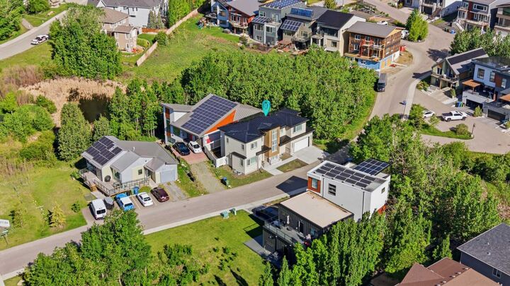 Property Photo: 105 Rockhaven Green NW AB T3G 0C5