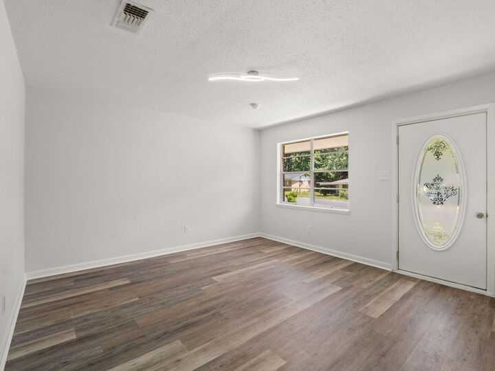 Property Photo:  407 Juniper  LA 71461 