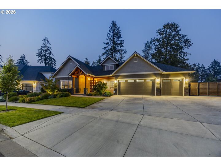 Property Photo:  1822 John Day Dr  OR 97408 