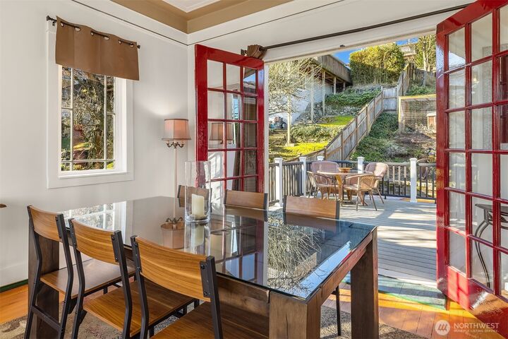 Property Photo:  4015 SW Hudson Street  WA 98116 
