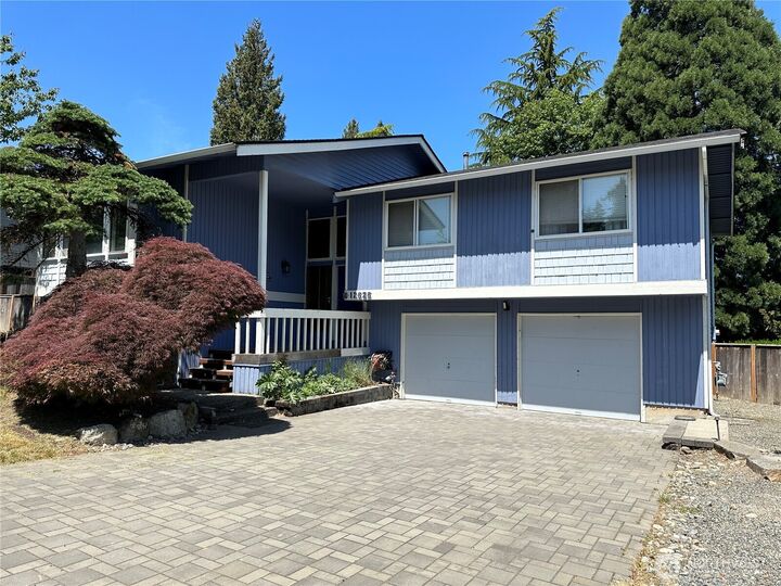 Property Photo:  12626 SE 76th Place  WA 98056 
