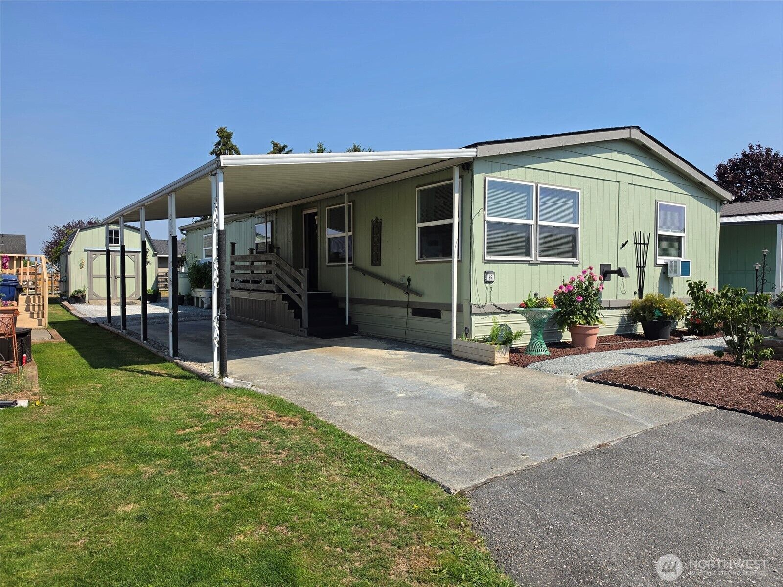 Property Photo: 1120 S 25th St 95 WA 98274