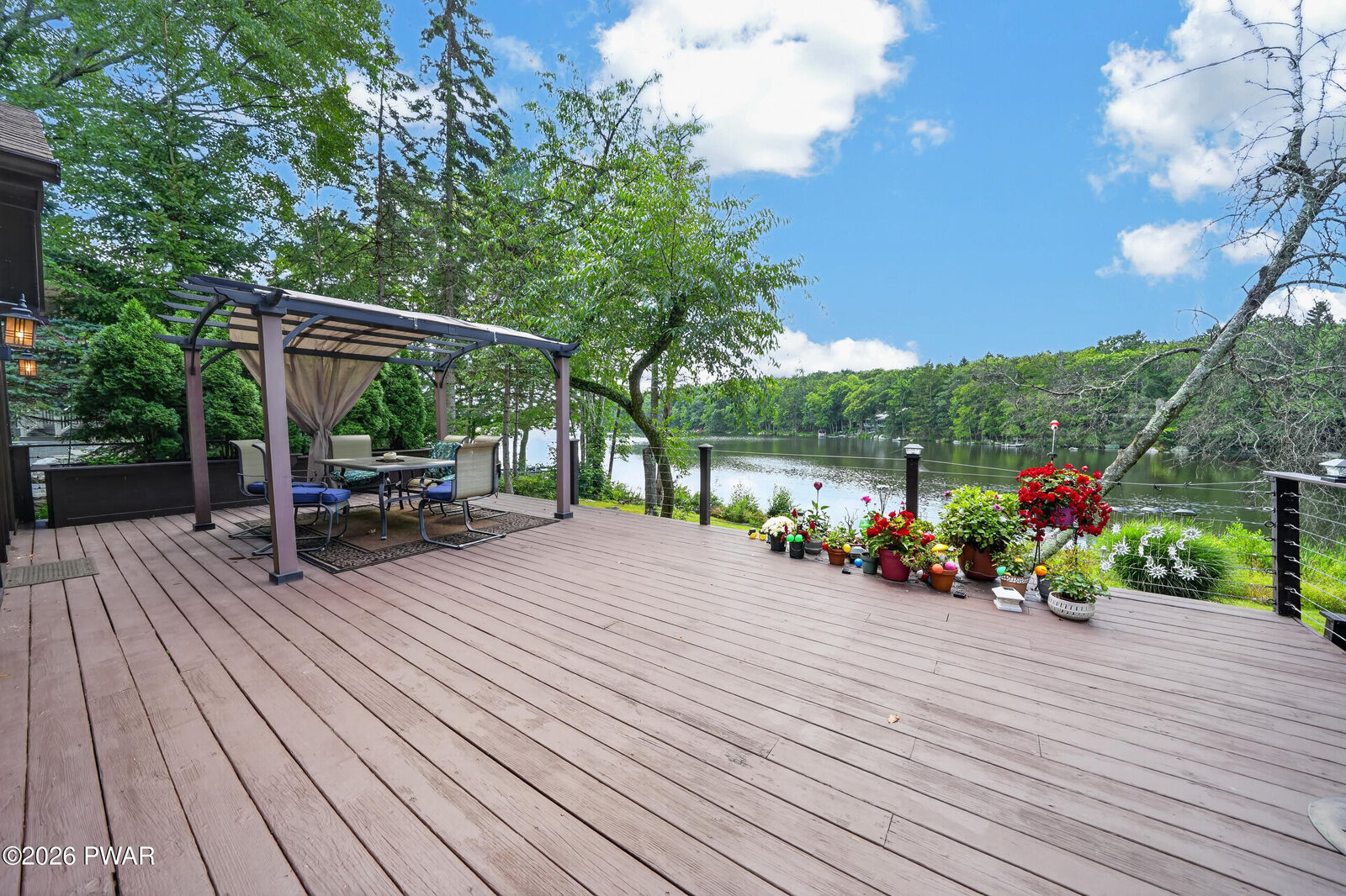 Property Photo: 806 Widgeon Court PA 18428