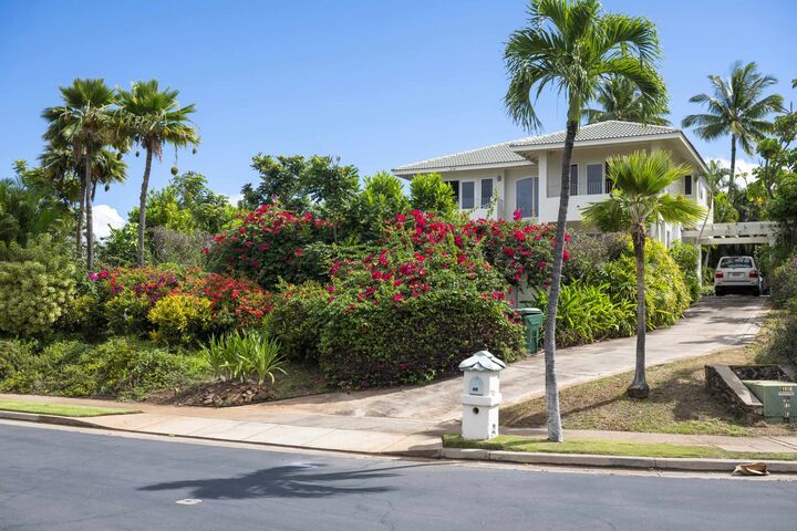 Property Photo:  221 E. Ikea Kai 221 E. Ikea Kai Street Pl  HI 96753 