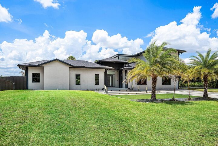 Property Photo: 641 Marshall Road FL 33413
