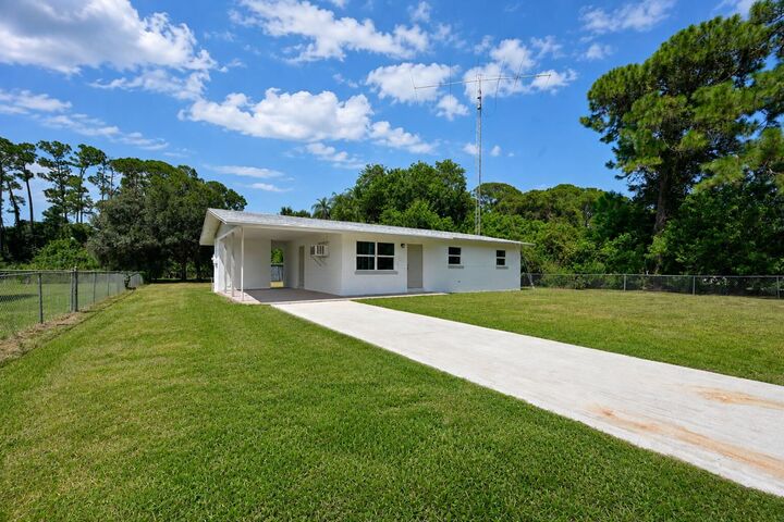 Property Photo: 5502 San Diego Avenue FL 34946