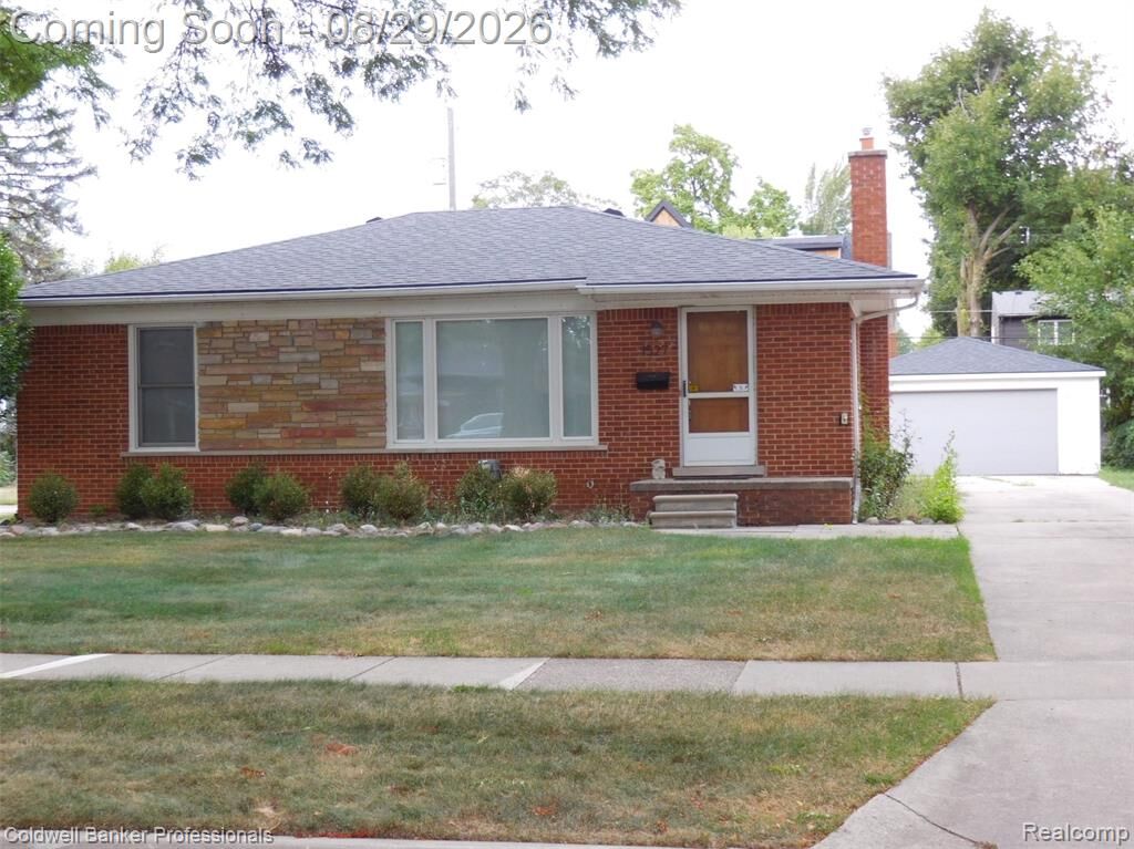 Property Photo:  1527 Hazel  MI 48009 