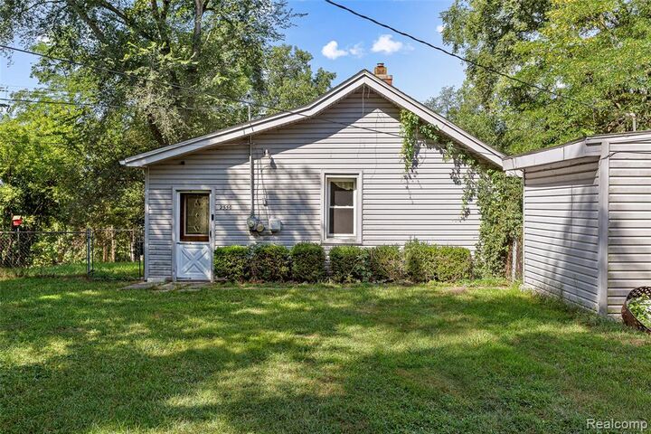 Property Photo:  2550 Loon Lake Road  MI 48393 