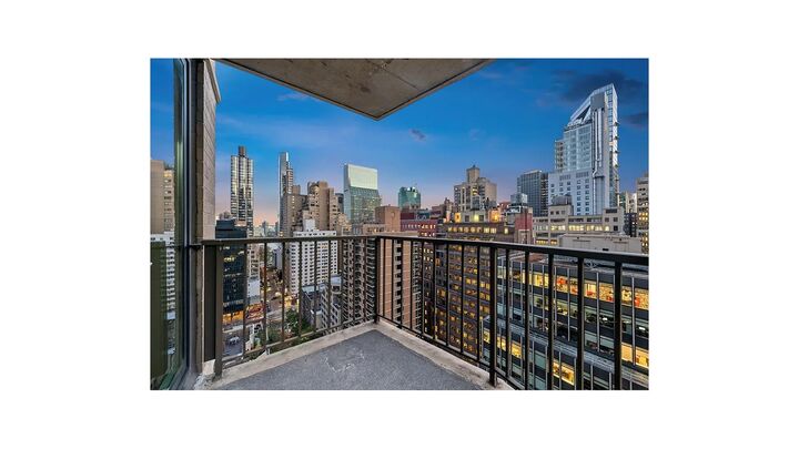 Property Photo:  212 E 47th Street 23G  NY 10017 