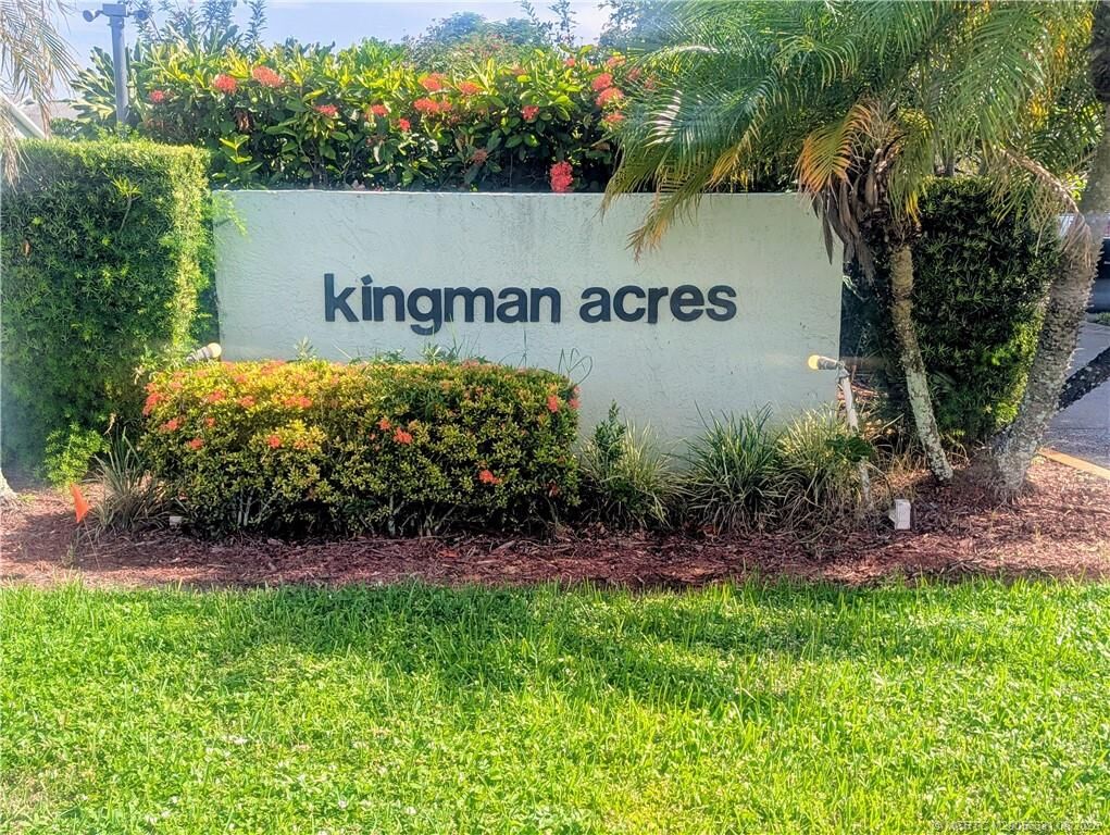 Property Photo: 2113 SE Edler Drive FL 34994