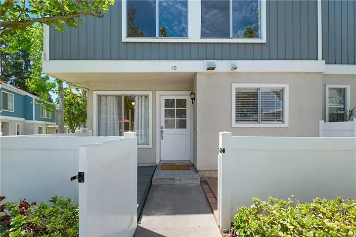 Property Photo:  10 Birchwood  CA 92656 