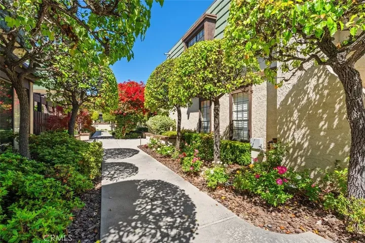 Property Photo: 885 S Orange Grove 2 CA 91105