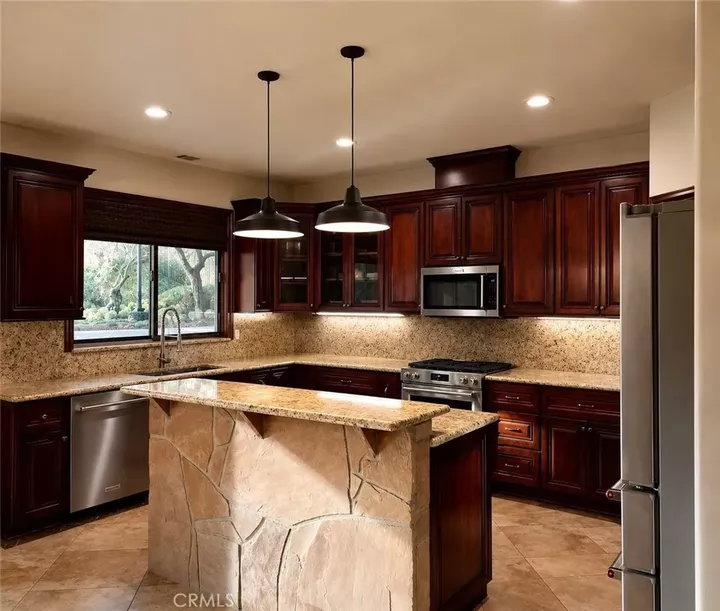 Property Photo:  3635 Lakeside Village  CA 93446 
