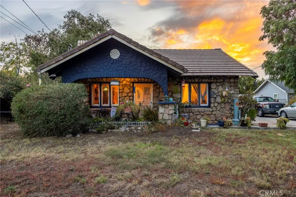 Property Photo:  1353 E Turquoise Avenue  CA 92359 