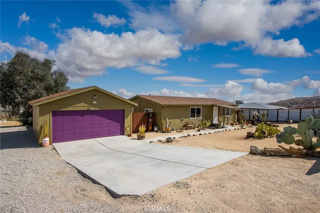 Property Photo: 61774 Alta Vista CA 92252