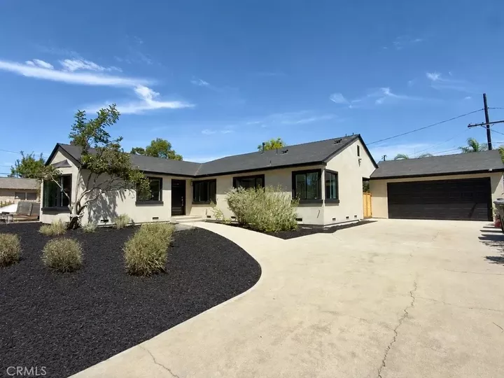 Property Photo:  527 N Park  CA 92867 