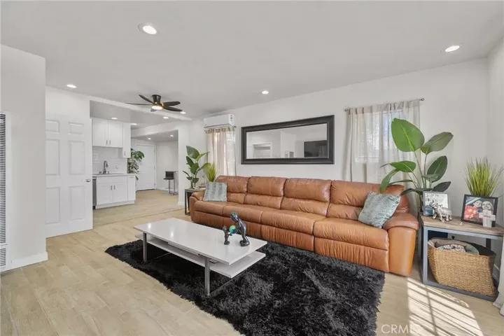 Property Photo: 7941 Lemona Avenue CA 91402